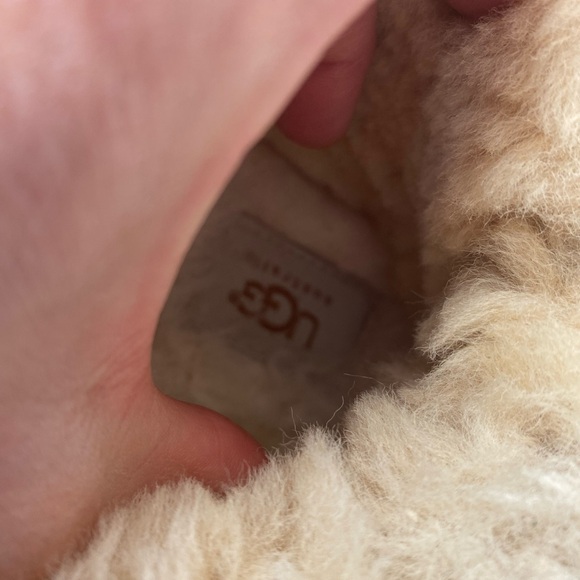 UGG Brown and Cream Women's Slippers - Picture 7 of 8